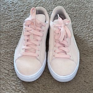 Women’s Pink Puma Shoes